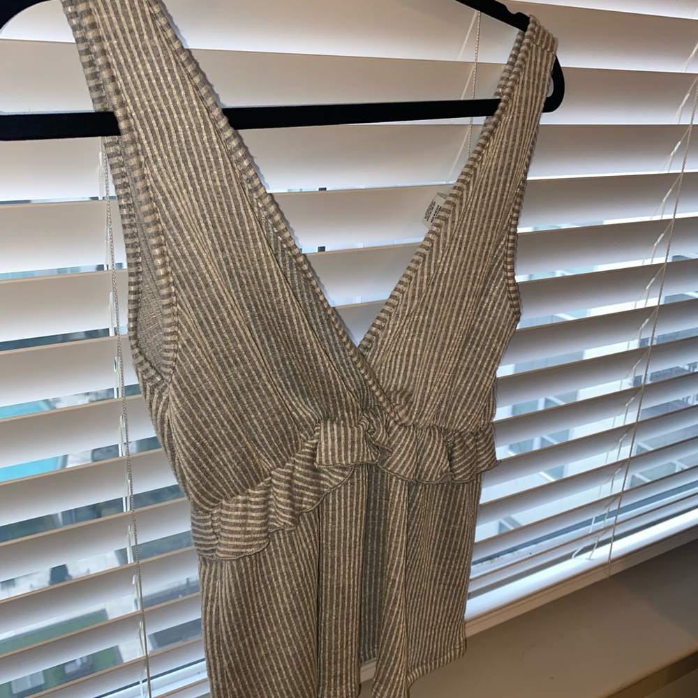 Gray and white stripe new tank
